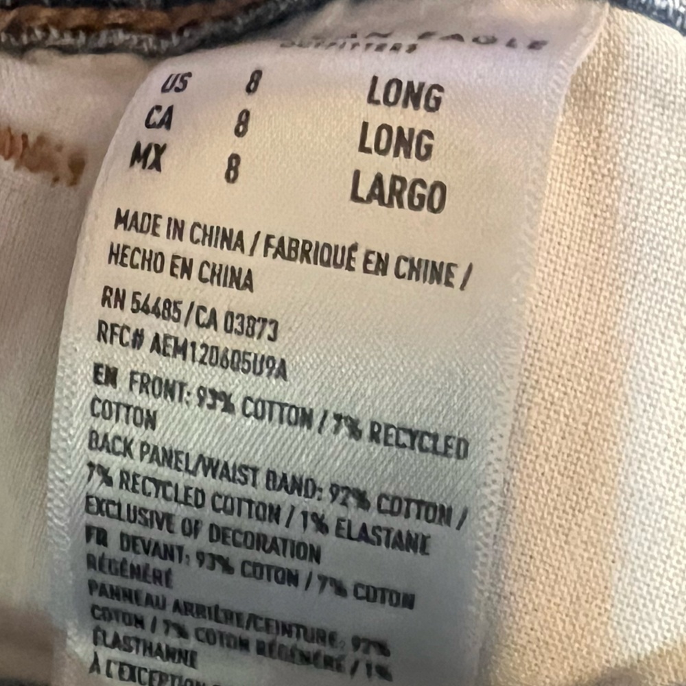 American Eagle Distressed Light Wash Ripped Jeans Sz 8 - Picture 4 of 7
